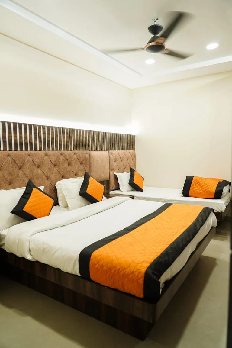 WhatsApp Image 2025-02-01 at 11.43.00 AM